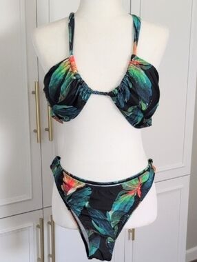 Women’s Black Tropical Print Bikini Set XL